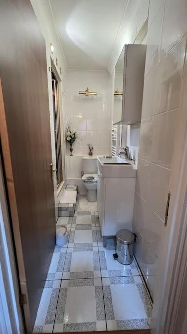 Palaz 6 - 2 Bedroom Flat إدمونتون المظهر الخارجي الصورة